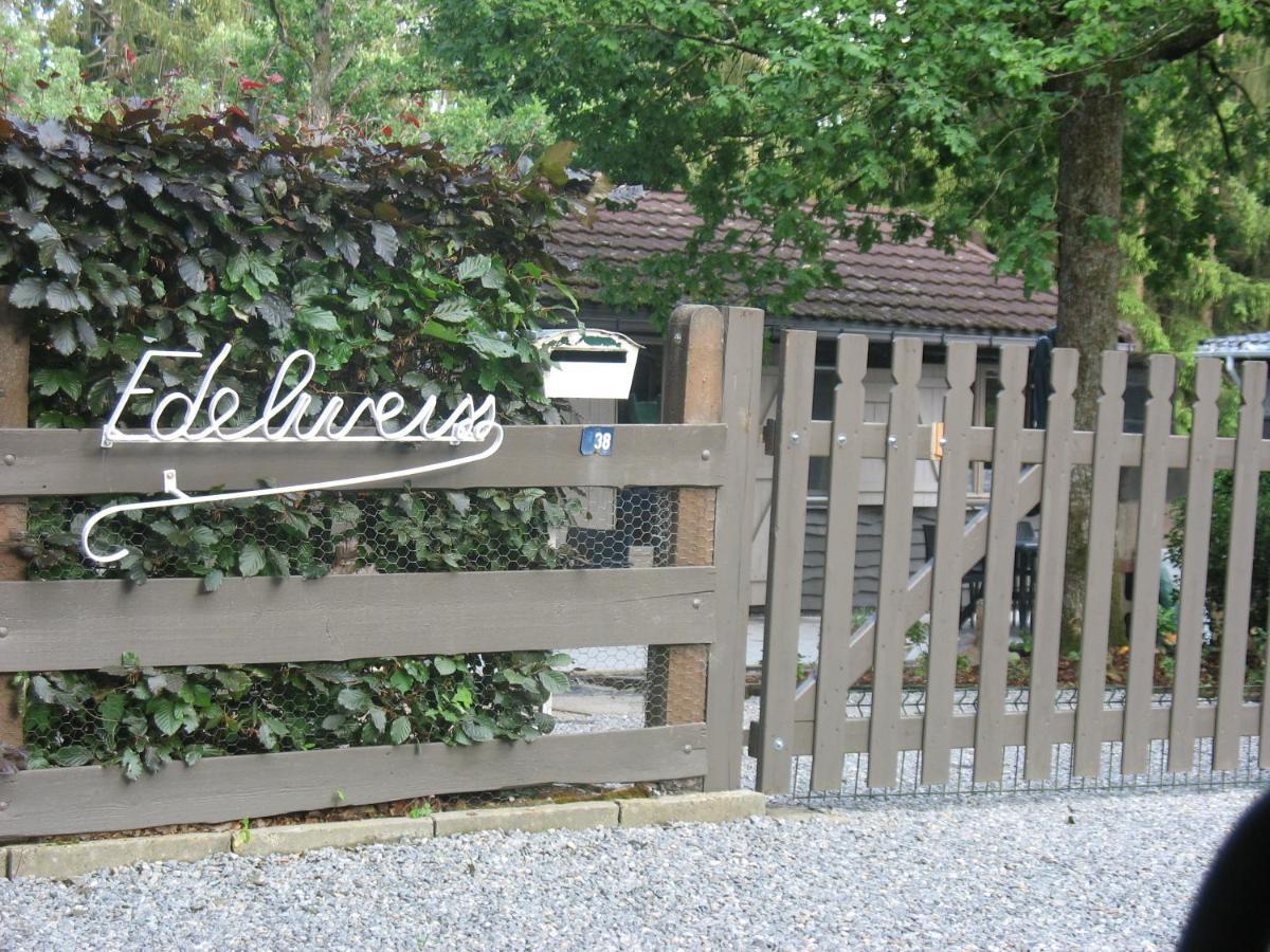 Durbuy Kleine Familiechalet Edelweiss 4 A 5 Pers Luaran gambar
